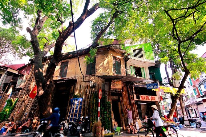 HANOI CULTURAL DISCOVERY TOUR ( "5 in 1" 4 hours - Special Package!) - St. Joseph’s Cathedral and Hoan Kiem Lake