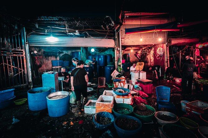Hanoi Dawn Private Food Tour with 10+ Tastings - Taxi pickup makes the early hour easier