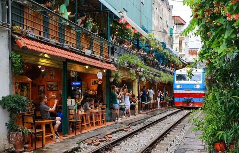 Hanoi: Eat Like a Local Small Group Street Food Tour - Key things to know before you book
