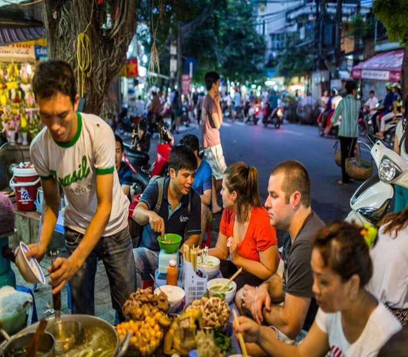 Hanoi: Eat Like a Local Small Group Street Food Tour - First bites: papaya salad, rolls, and Hanoi snacks