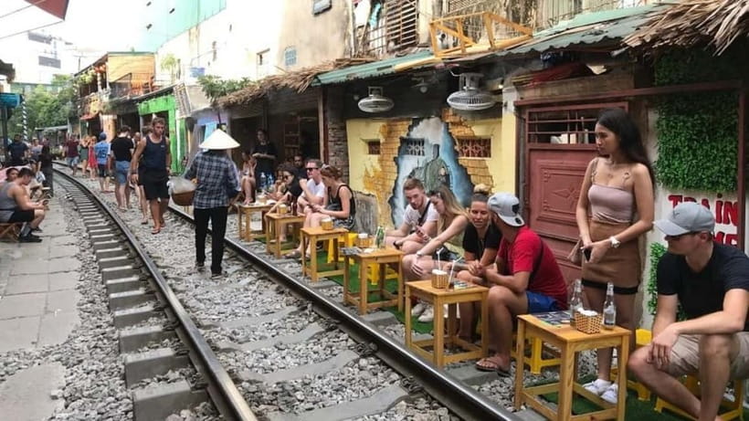 Hanoi: Eat Like a Local Small Group Street Food Tour - What the food stops are really like