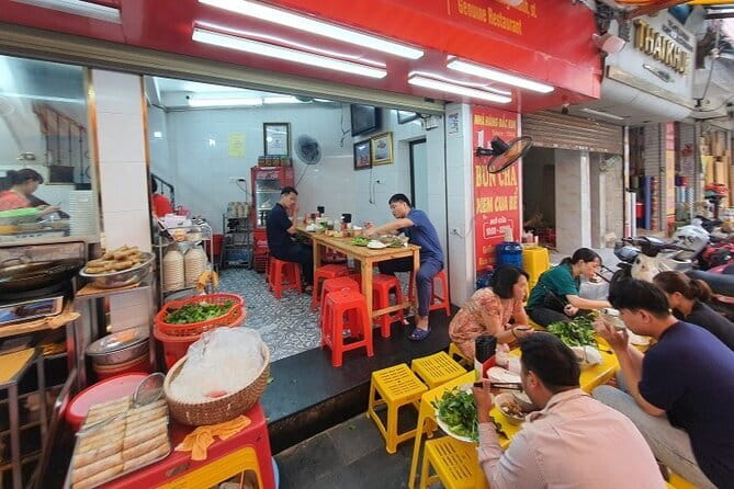 Hanoi Famous Michelin Guided Street Food Tour - Crispy eel and glass noodles at Miến Lươn Đông Thịnh