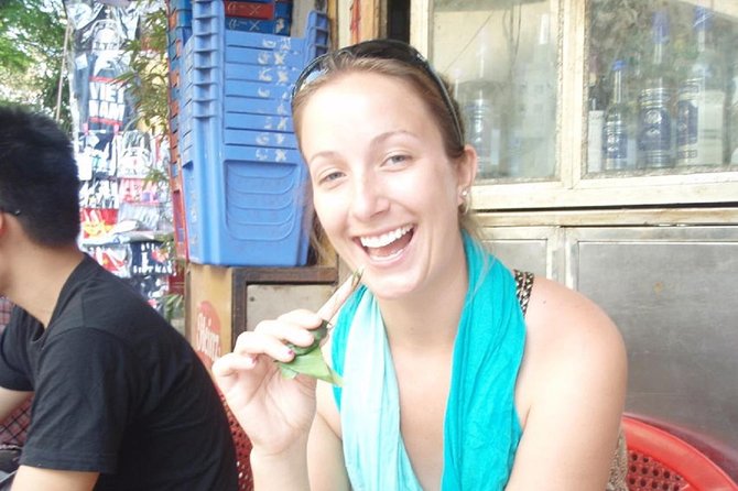 Hanoi Food on Foot: Walking Tour of Hanoi Old Quarter - Walking through the 36 Old Streets