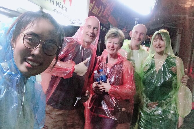 Hanoi Food Tours in Hanoi Old Quarter (Small Group/Private) - Plastic stools and Old Quarter alleys