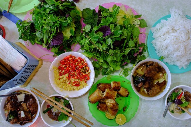Hanoi Food & Train Street Tour - Guides make the biggest difference
