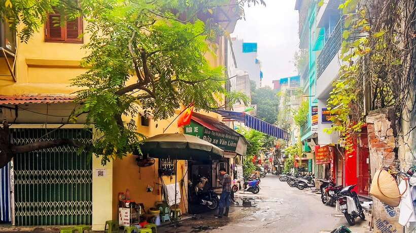 Hanoi: Guided Food Tour with Train Street Visit - Kem xôi finishes the food portion