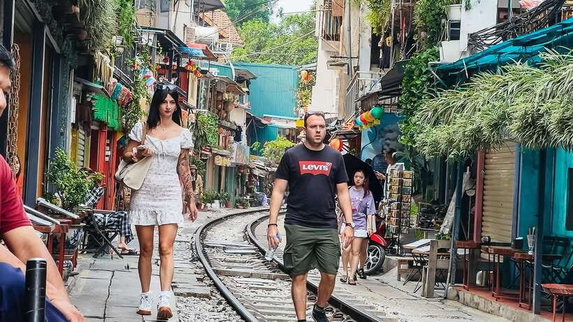Hanoi: Guided Food Tour with Train Street Visit - Getting to Train Street