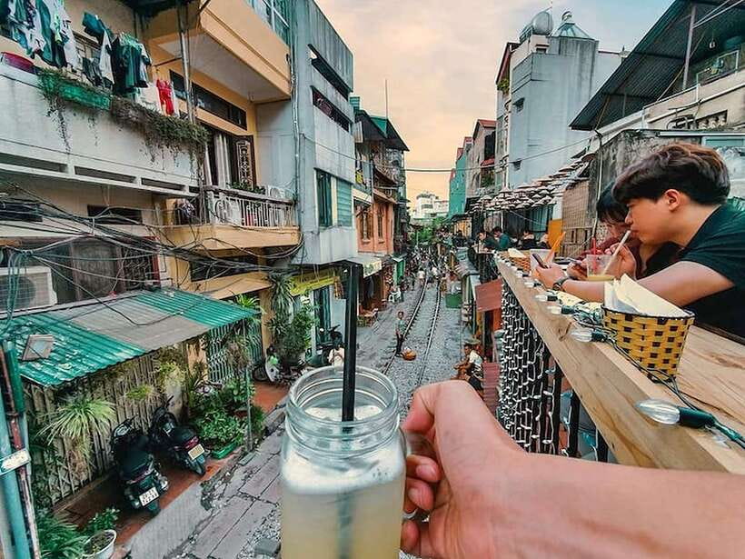 Hanoi: Guided Food Tour with Train Street Visit - Egg coffee and the wait beside the tracks