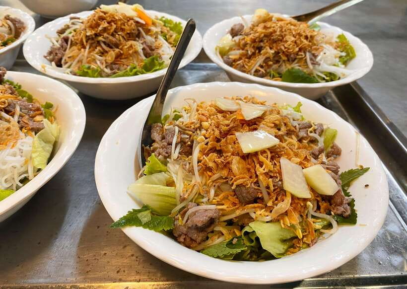 Hanoi: Guided Street Food Tour with Train Street Experience - Key points worth knowing before you book