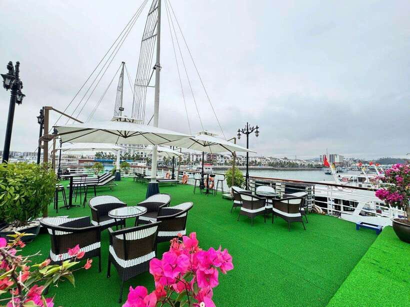 Hanoi: Ha Long Bay Day Trip - Luxury Cruise & Buffet Lunch - Luon Cave by kayak or bamboo boat
