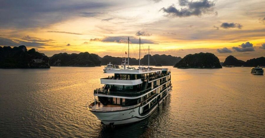 Hanoi: Halong Bay 2-Day 5-Star Balcony Cruise & Bathtub - Key points at a glance