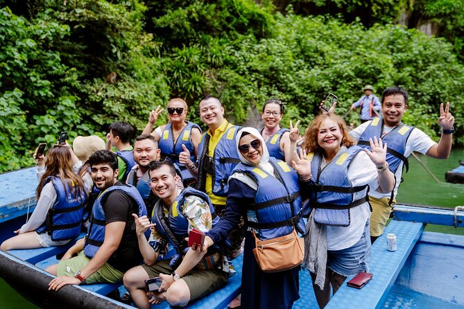 Hanoi: Halong Bay Luxury Option – Titop, Surprise Cave, Kayak - Titop Island: choose the view or the beach