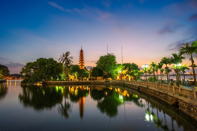 Hanoi Heritage Premium Daily Tour - Visiting the Ho Chi Minh complex