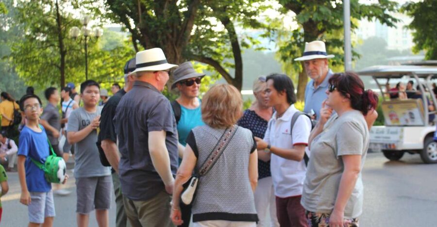 Hanoi Highlights: Full-Day Small Group City Tour with Lunch - The One-Pillar Pagoda and house-on-stilts