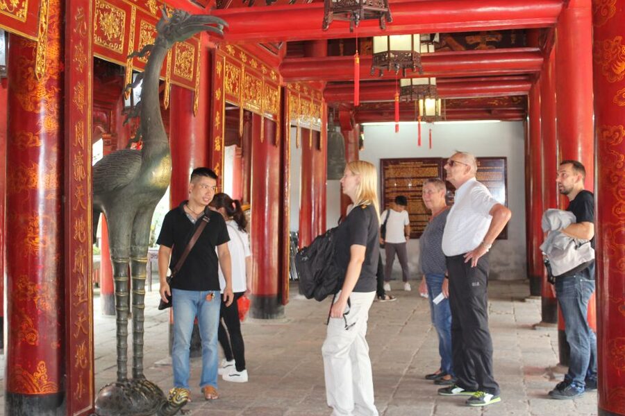 Hanoi Highlights: Full-Day Small Group City Tour with Lunch - Hoan Kiem Lake, Ngoc Son Temple, and Huc Bridge