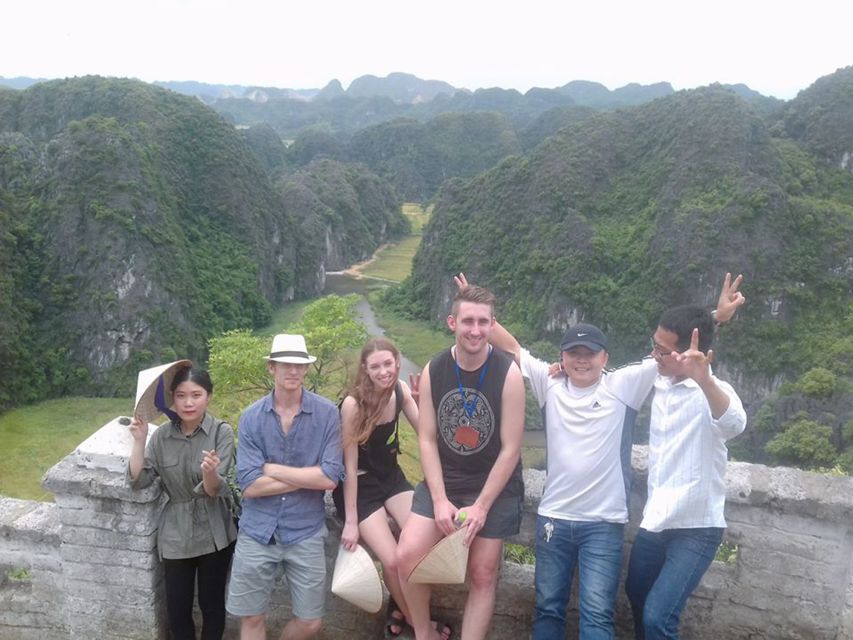 Hanoi: Hoa Lu, Trang An Caves & Mua Cave Day Trip and Lunch - Lunch at a local restaurant