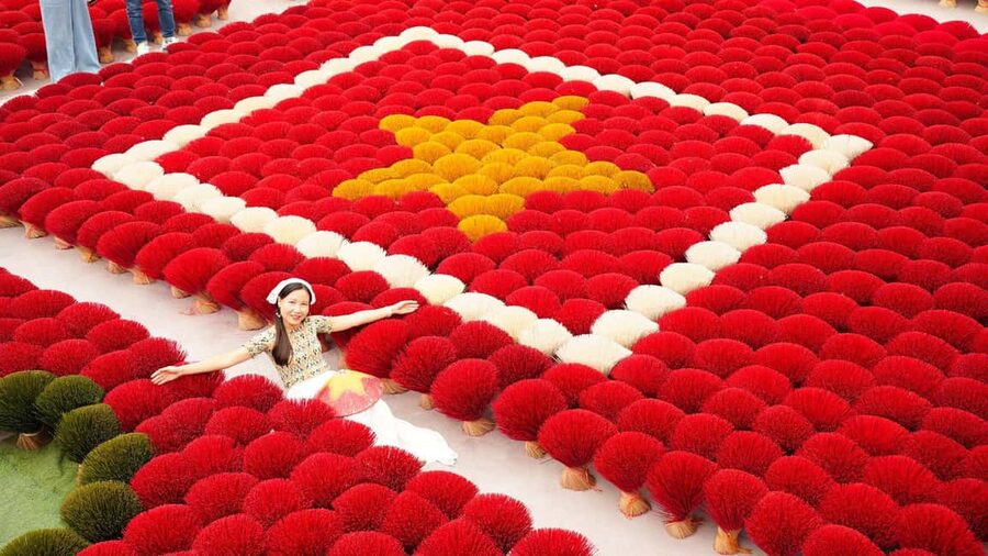Hanoi: Incense Village & Conical Hat or Knife-Making Village - Three Vietnamese craft villages in one day