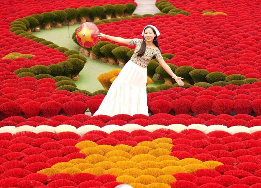 Hanoi: Incense Village & Conical Hat or Knife-Making Village - Quang Phu Cau and the sight of handmade incense