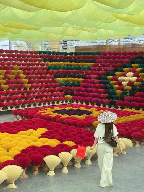 Hanoi: Incense Village & Conical Hat or Knife-Making Village - Who will get the most from this tour?