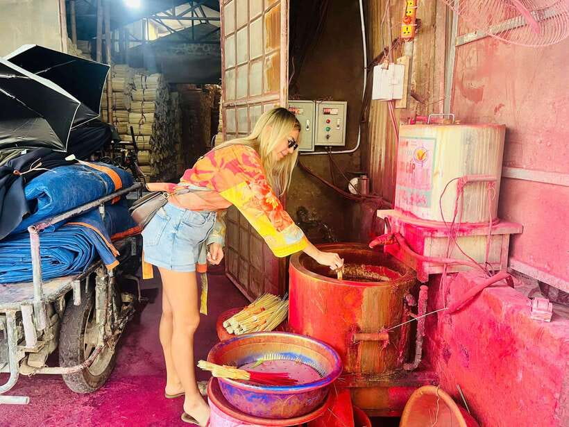 Hanoi: Incense Village, Hat, and Lacquer Artisanal Tour - Quang Phu Cau and the art of making incense