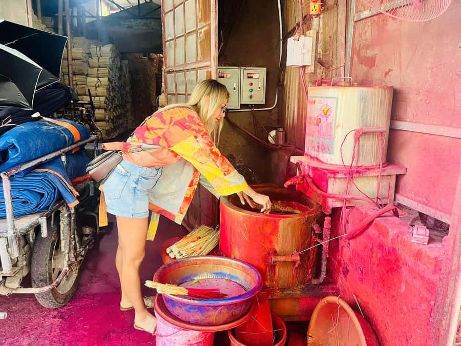 Hanoi: Incense Village, Hat, Lacquer, & City Highlights Tour - What this tour really offers outside Hanoi