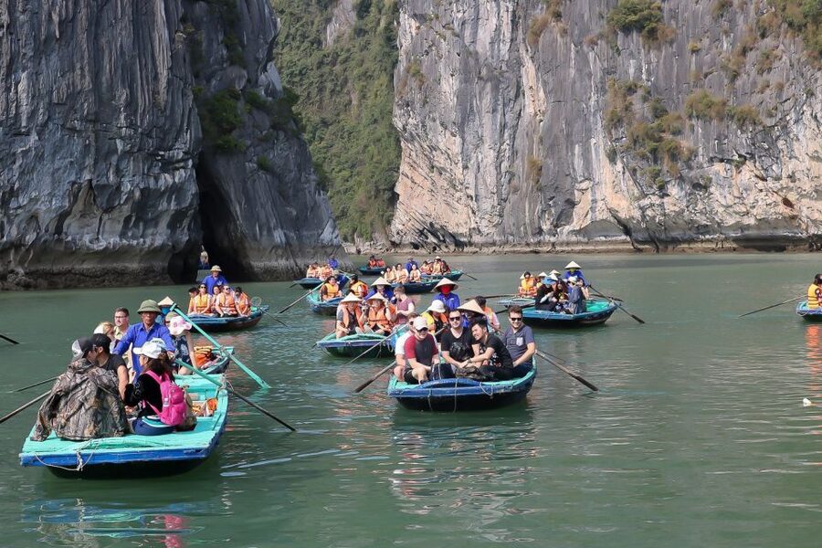 Hanoi: Islands & Caves Ha Long Cruise with Lunch & Kayaking - Forty-five minutes by kayak or bamboo boat