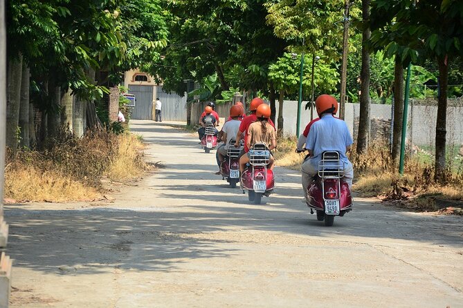 Hanoi Jeep Food Tour Led By Women - Truc Bach brings another food break