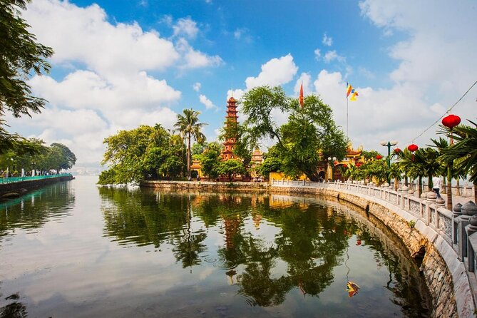 Hanoi Jeep Tours Led By Women: City & Red River Half Day - Train Street and lunch in a local eatery