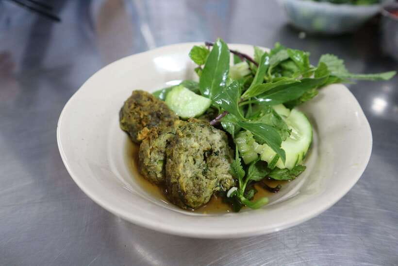 Hanoi: Michelin Guide Street Food Walking Tour - Third stop: smoky bun cha