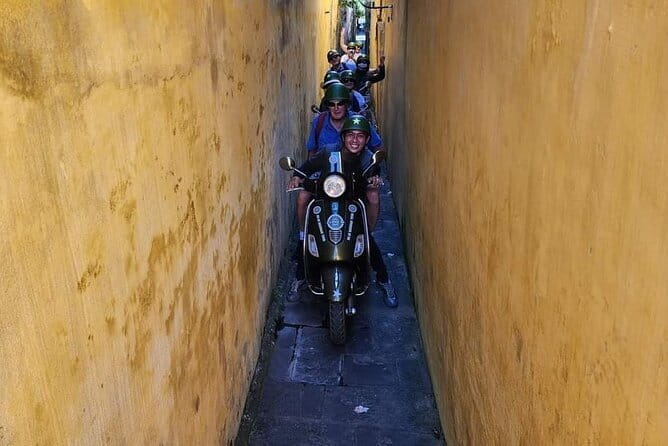 Hanoi Michelin Star Food Tour Via Jeep, Vespa or Motorbike - Chicken pho at Phở Gà Nguyệt