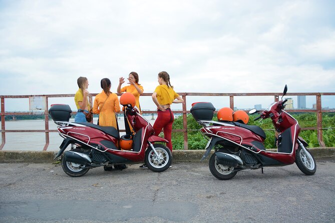 Hanoi Motorbike Tour Led By Women: Hanoi City Half Day - Huu Tiep Lake and the B52 wreck