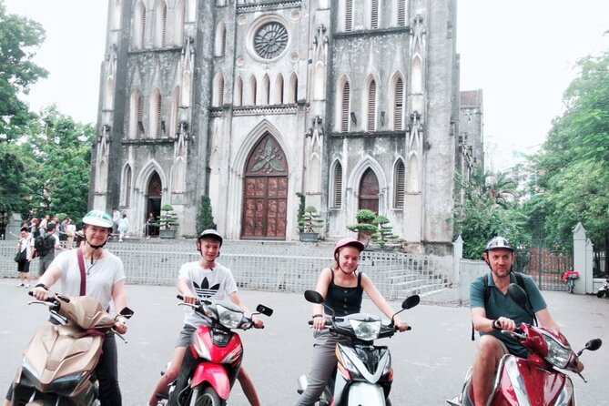 Hanoi Nightlife Food Tour By Motorbikes - Tay Ho and West Lake: a change of pace