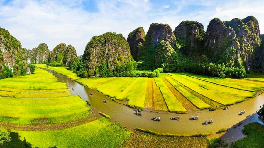 Hanoi/Ninh Binh: 1-Day Tam Coc/Trang An, Hoa Lu & Mua Caves - Cycling through villages in Ninh Binh