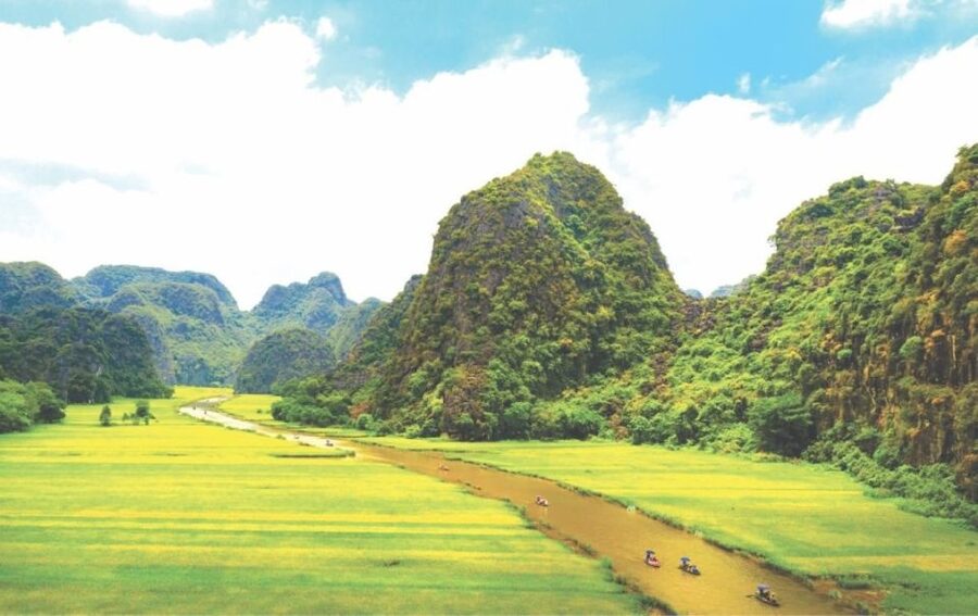 Hanoi: Ninh Binh, Hoa Lu, Tam Coc and Mua Cave Day Trip - Cycling through the limestone country