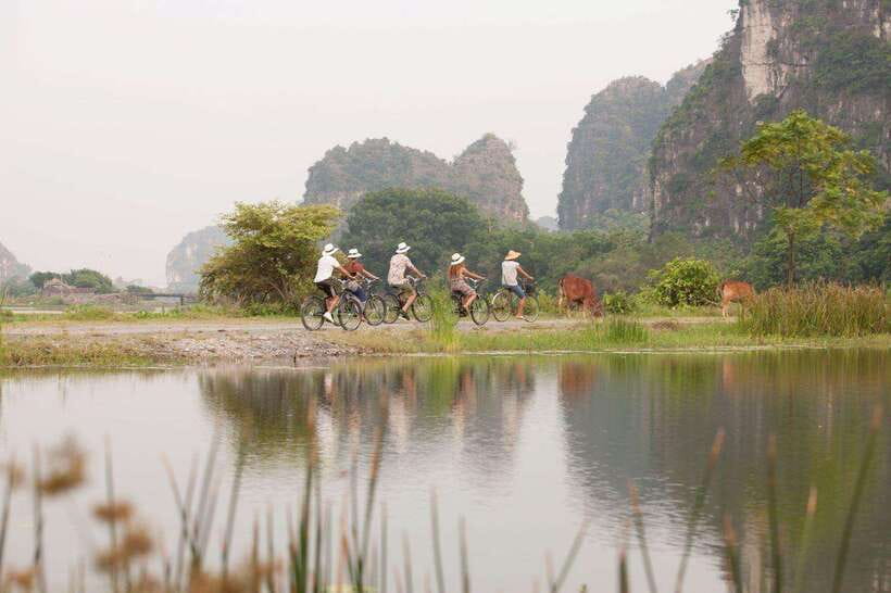 Hanoi: Ninh Binh- Hoa Lu - Trang An - Mua Cave - Best Seller - Guides, group rhythm, and the level of organization