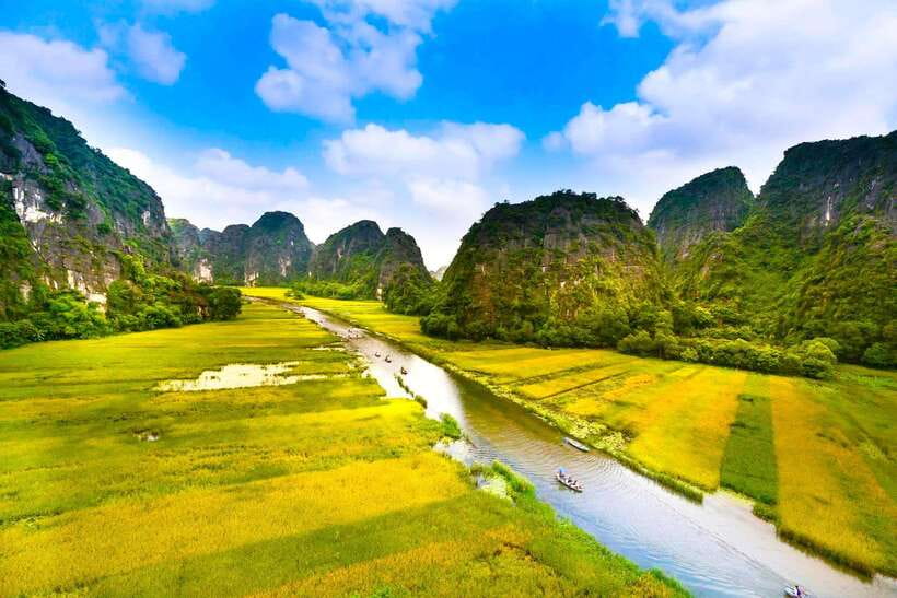 Hanoi: Ninh Binh, Tam Coc, Mua Cave & Hoa Lu with cycling - A 30-dish buffet lunch in Ninh Binh