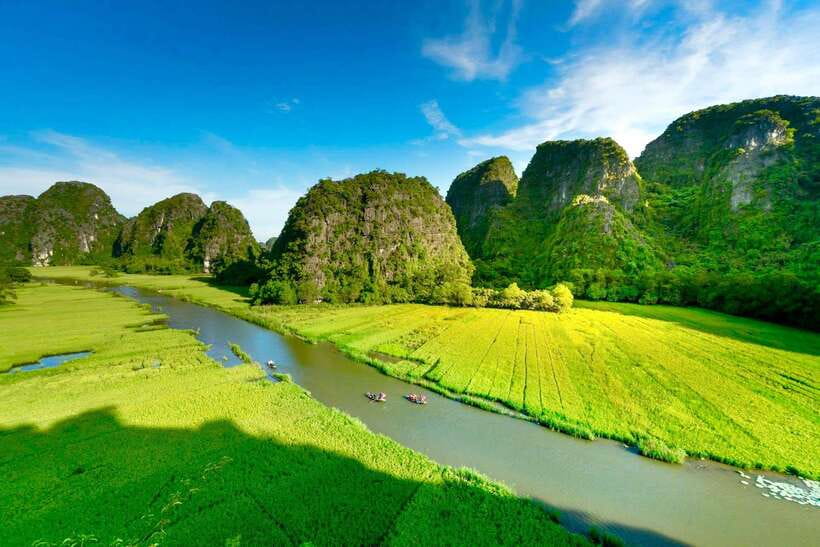 Hanoi: Ninh Binh, Tam Coc, Mua Cave & Hoa Lu with cycling - The 500 steps to Mua Cave