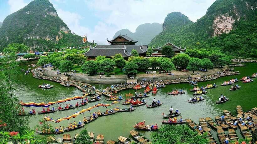 Hanoi:Ninh Binh-Trang An-Mua Cave-Hoa Lu&Cycling BEST SELLER - The 30-dish buffet lunch