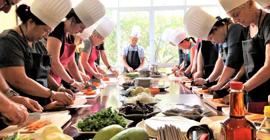 Hanoi: Old Quarter Market Tour and Cooking Class with Meal - Five things to know before you book