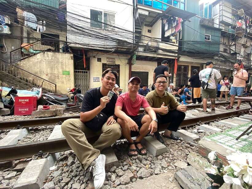 Hanoi: Old Quarter Street Food Tour with 12+ Tastings - Eight stops or 12 small tastes?