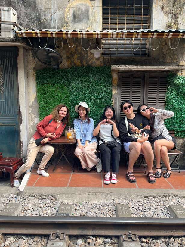 Hanoi: Old Quarter Street Food Tour with 12+ Tastings - The Old Quarter between the bites