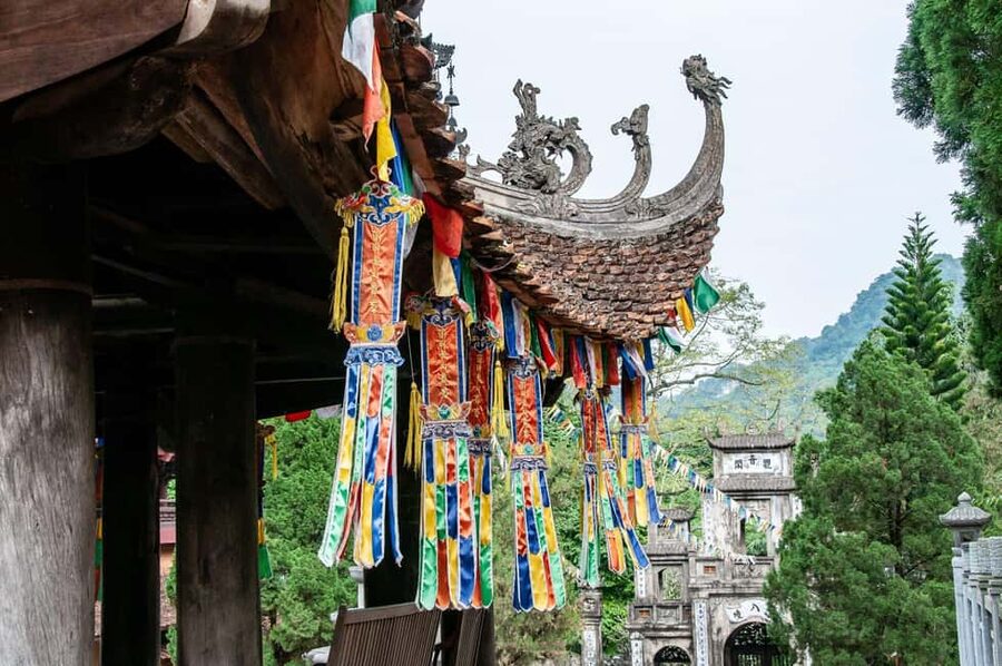 Hanoi: Perfume Pagoda - Yen Stream Boat Ride, Lunch & Cave - Lunch at about 1 p.m.