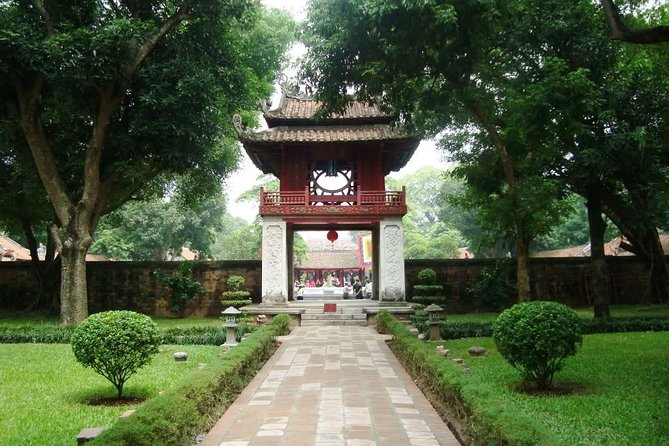 Hanoi Private Tour: Hidden Corners, Train Street, Incense Village - Ho Chi Minh’s Mausoleum requires an early start