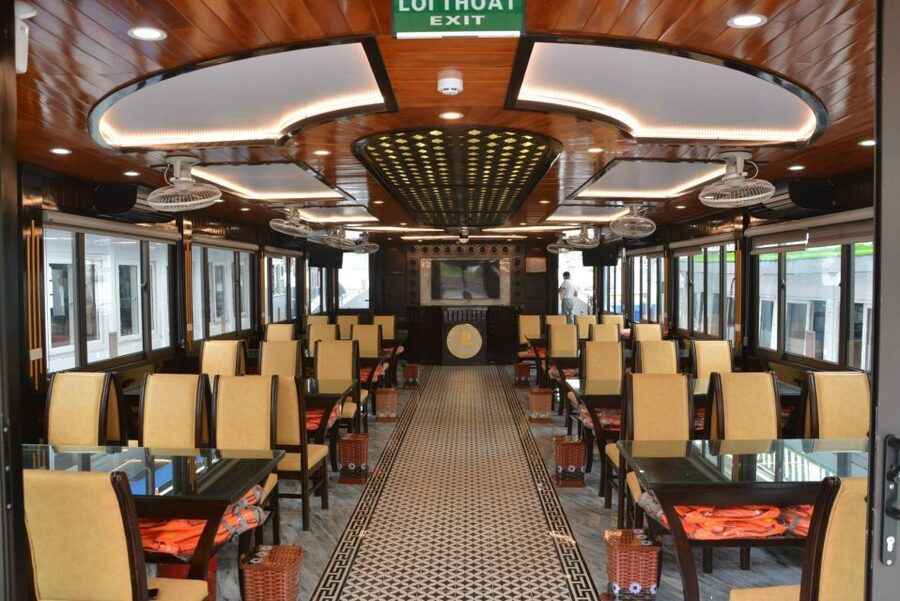Hanoi: Roundtrip Halong Bay Islands, Caves, Kayaking & Lunch - Lunch on board, with a practical note about portions