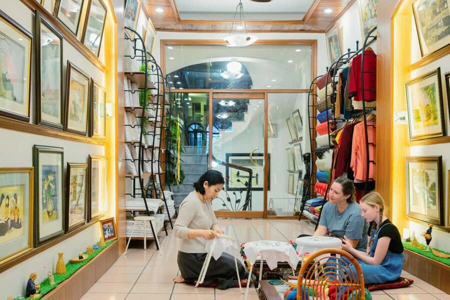 Hanoi's Heritage: Embroidery Workshop in Ancient House - How the 60 to 90 minute workshop unfolds