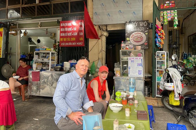 Hanoi's Old Quarter Street Food Experience and Train Street - The guide can make or break the experience