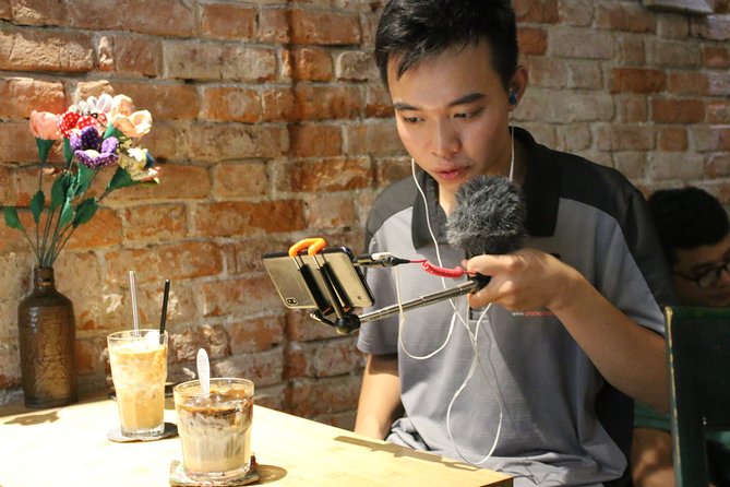 Hanoi Secret Coffee tour - The first cups: cà phê sữa đá and iced yogurt coffee