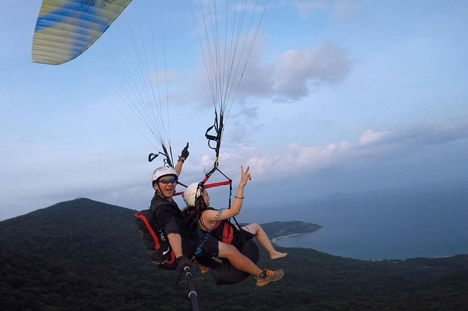 Hanoi Sky Tour: Paragliding - The five-minute safety briefing