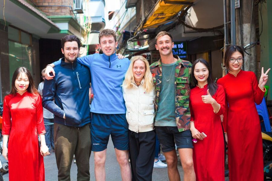 Hanoi: Small-Group Street Food Walking Tour - Sticky rice ice cream and egg coffee