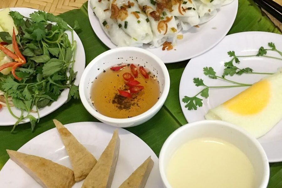 Hanoi: Small-Group Street Food Walking Tour - Pho, with help ordering and eating it properly